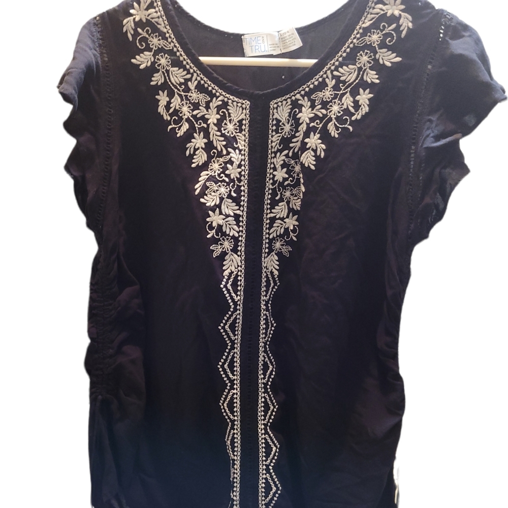 Time & Tru navy blue colored top